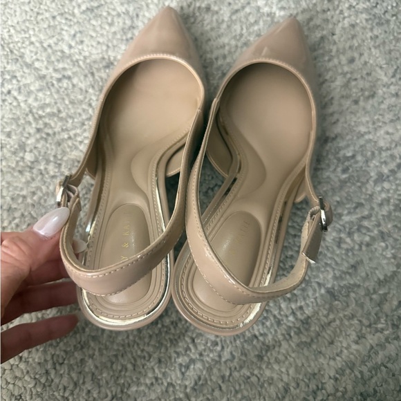 Kelly & Katie Beige Patent Slingback Heels Sz 9 wedding casual party - Picture 7 of 8